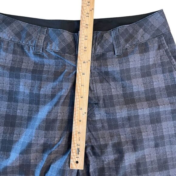 Quiksilver Blue and Gray Plaid Men's Flat Front Shorts - Picture 5 of 7